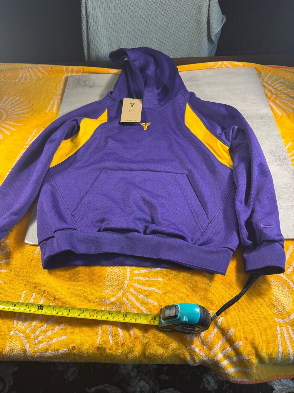 Nike Kobe Bryant Mamba Mentality Therma Fit Youth Hoodie Purple Yellow medium